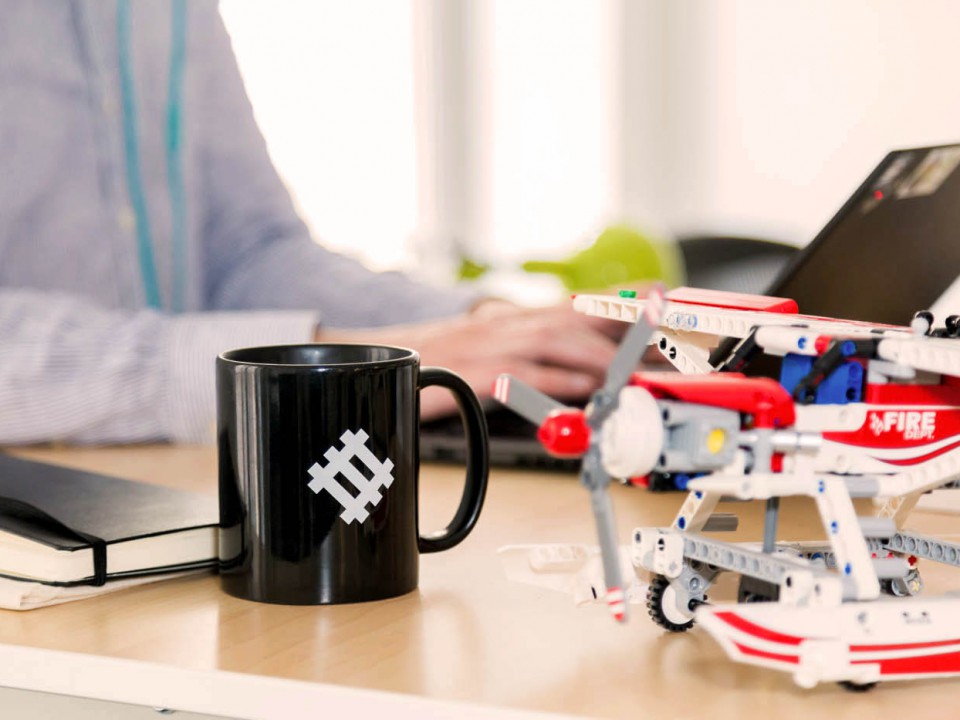 ct-office-mug-plane